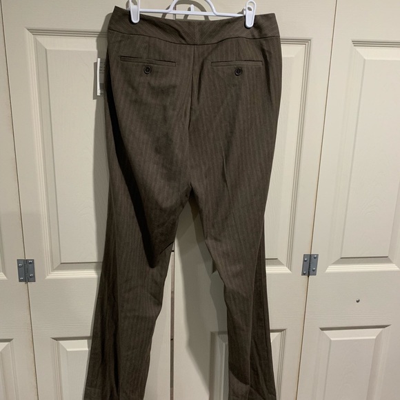 NWT Access Brown Striped Pants Size 8. - Picture 2 of 6